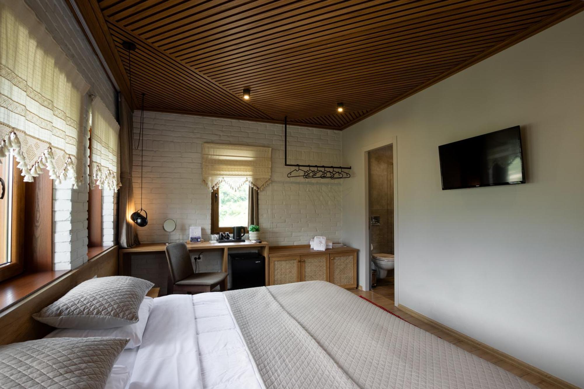 The Stone Sky Hotel Gjirokaster Bagian luar foto