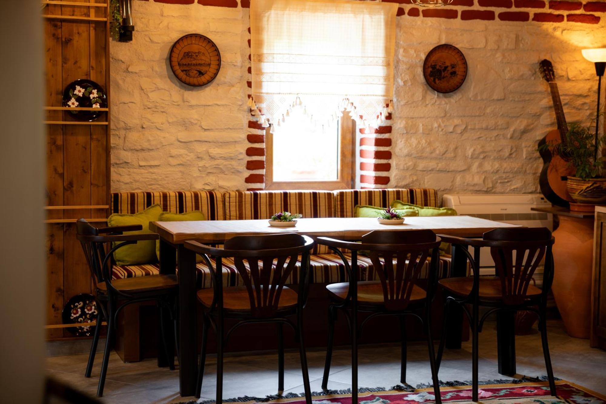 The Stone Sky Hotel Gjirokaster Bagian luar foto