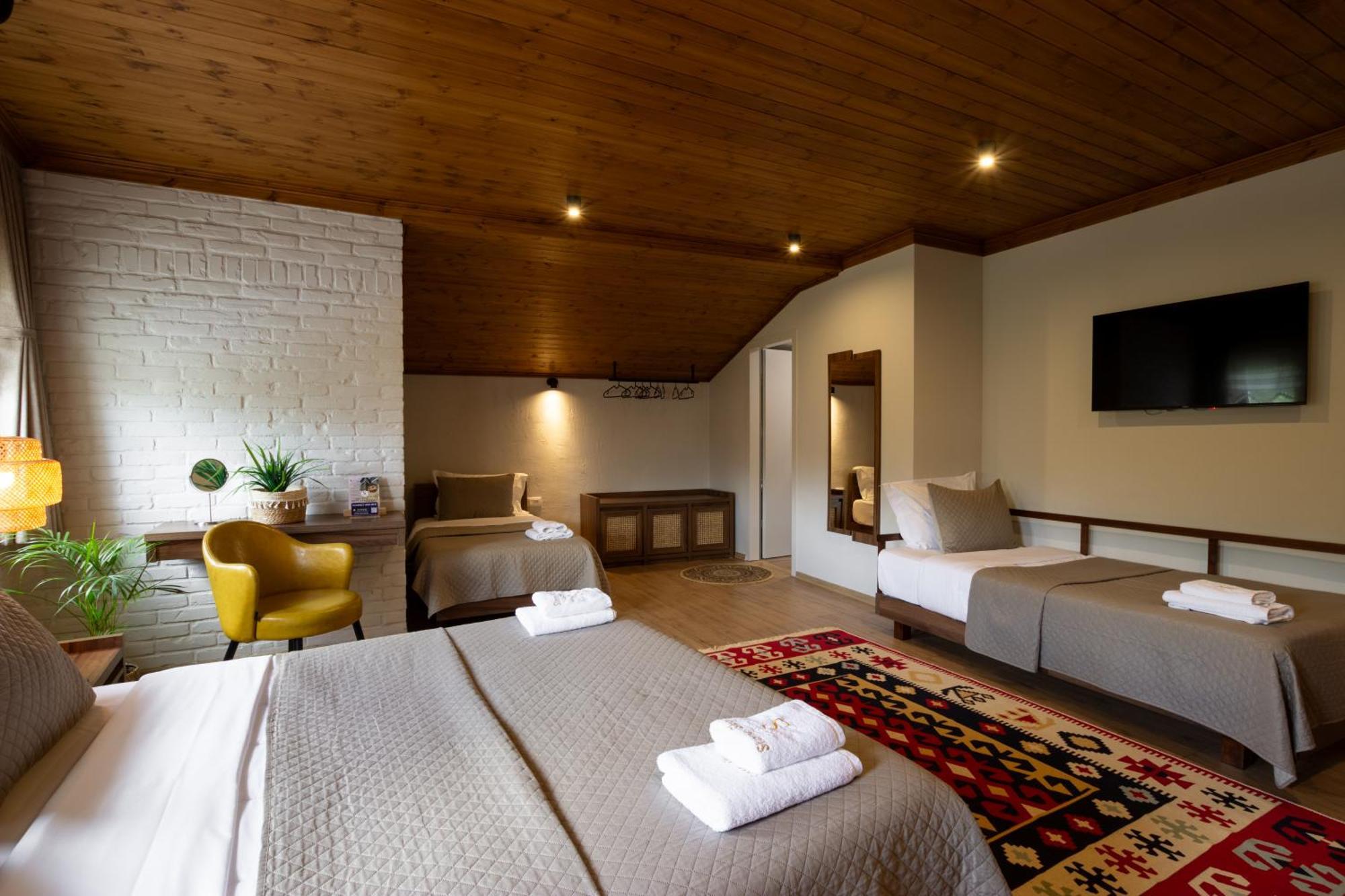The Stone Sky Hotel Gjirokaster Bagian luar foto