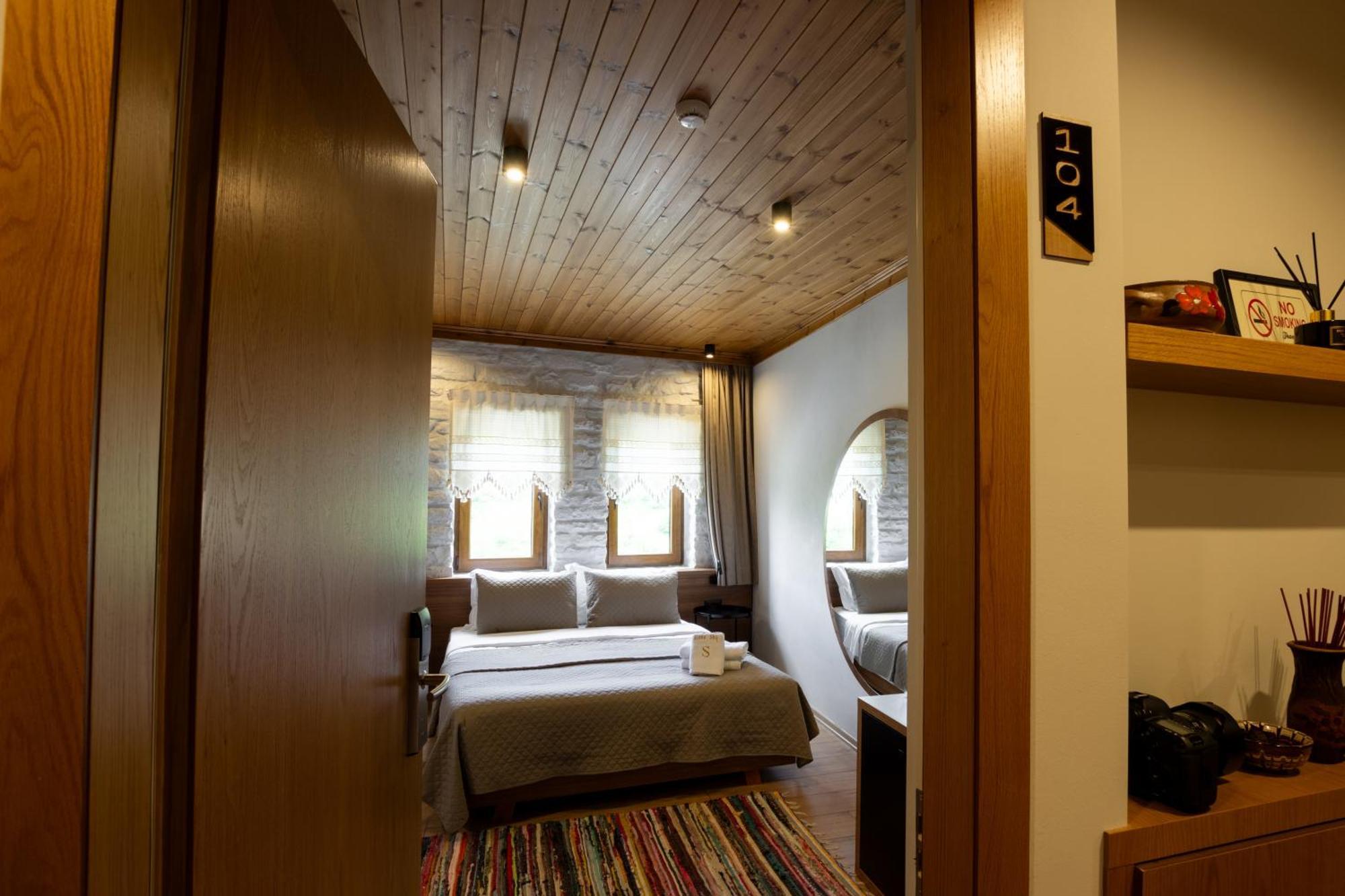 The Stone Sky Hotel Gjirokaster Bagian luar foto