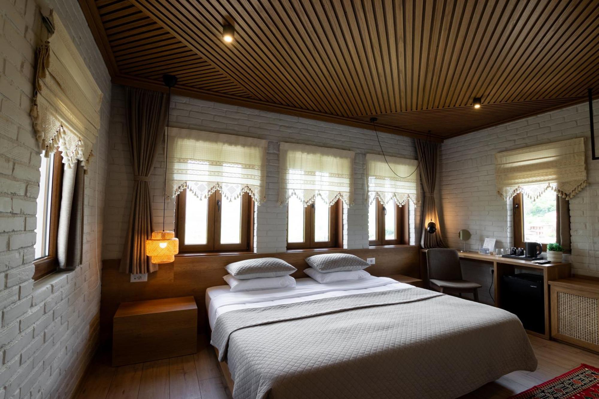 The Stone Sky Hotel Gjirokaster Bagian luar foto