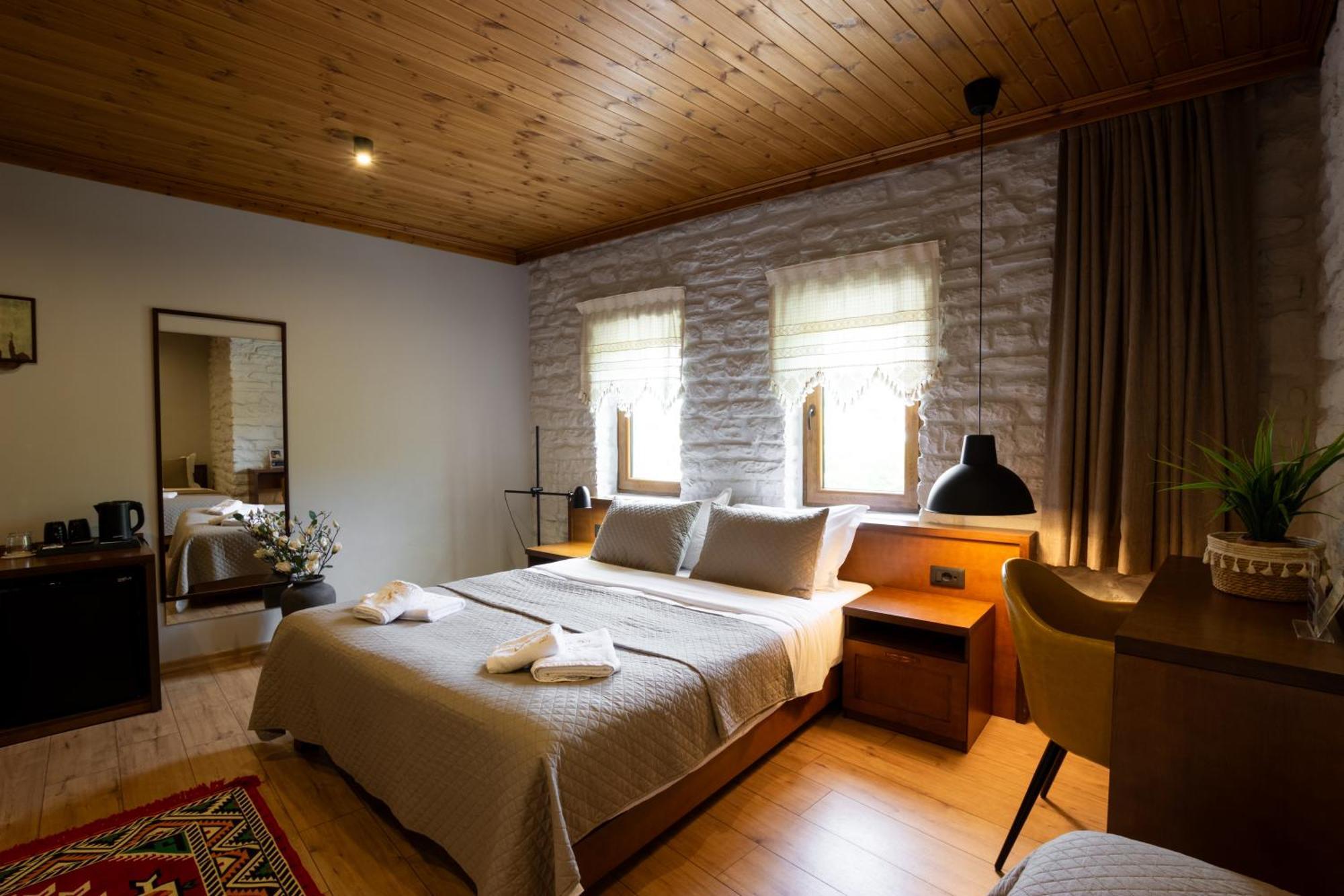 The Stone Sky Hotel Gjirokaster Bagian luar foto