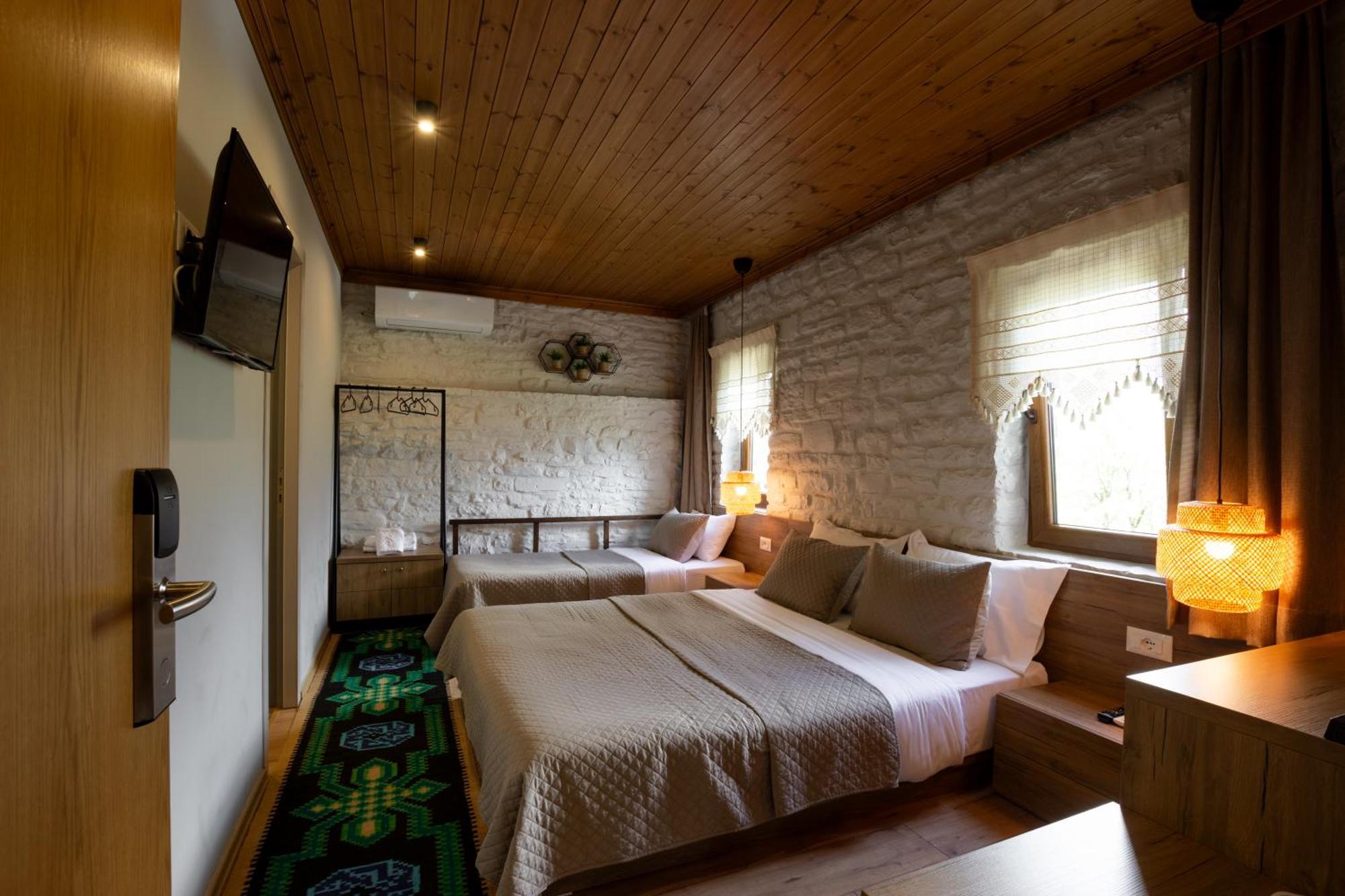 The Stone Sky Hotel Gjirokaster Bagian luar foto