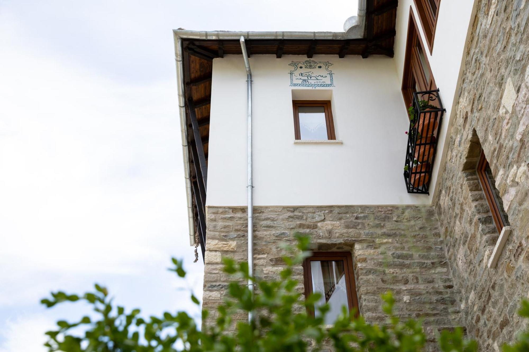 The Stone Sky Hotel Gjirokaster Bagian luar foto