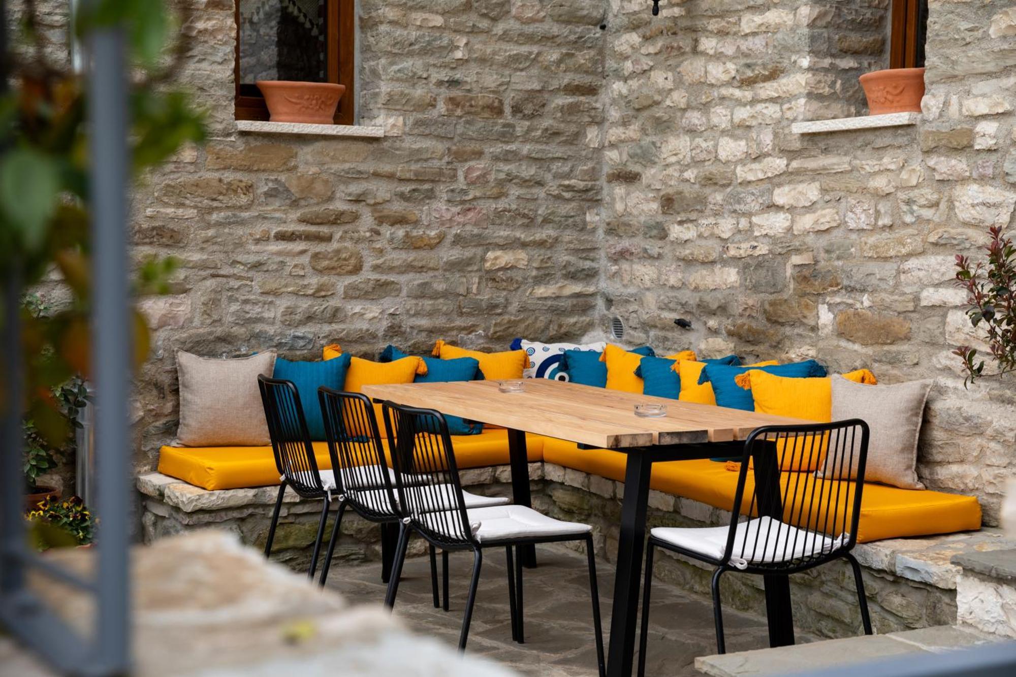 The Stone Sky Hotel Gjirokaster Bagian luar foto